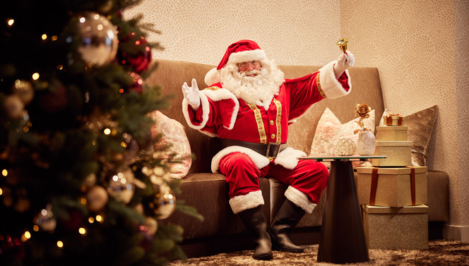 Father Christmas, van der valk, Christmas package